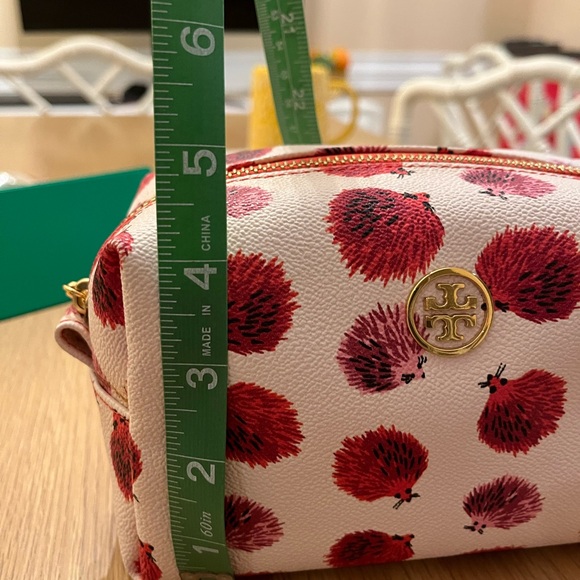 Tory Burch White Hedgehog Zip Makeup Cosmetic Case Bag Never Used Pink Red Gold - Picture 8 of 10